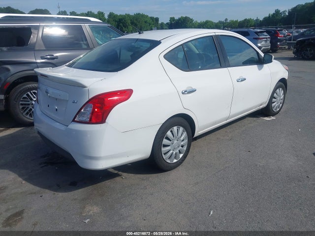 Nissan Versa