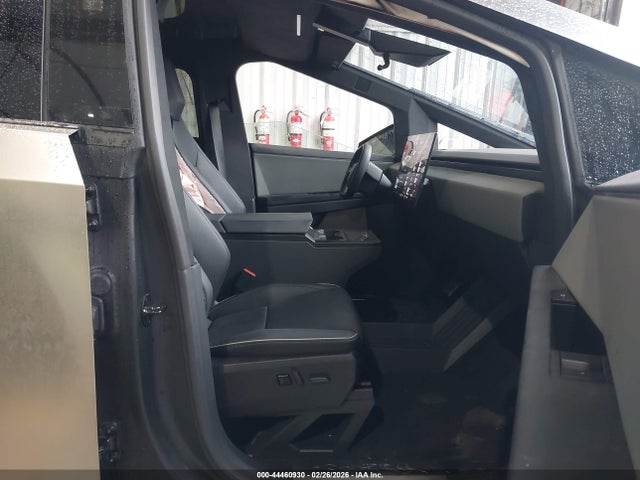 Tesla Cybertruck All-wheel Drive