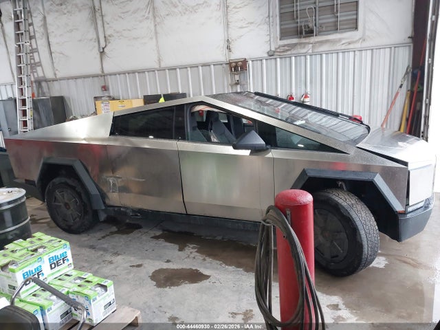 Tesla Cybertruck All-wheel Drive