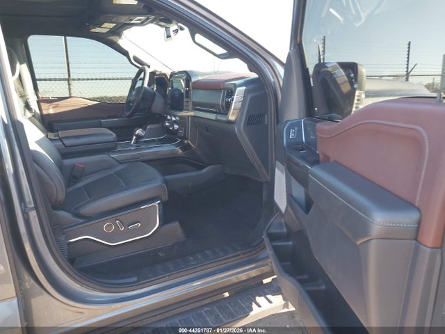 Ford F-150 Lariat