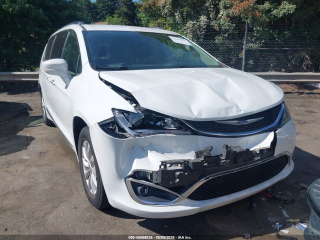 Chrysler Pacifica Touring L
