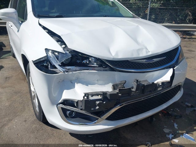 Chrysler Pacifica Touring L