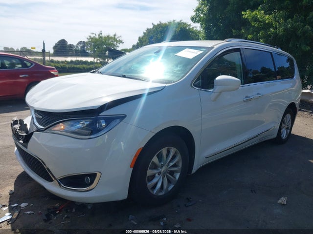 Chrysler Pacifica Touring L