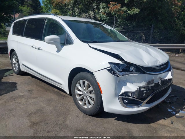 Chrysler Pacifica Touring L