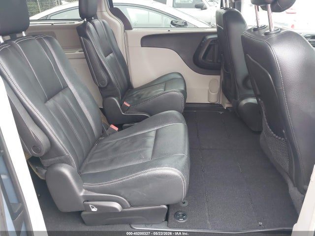 Chrysler Town & Country Touring