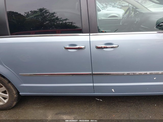 Chrysler Town & Country Touring