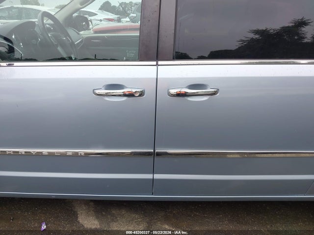 Chrysler Town & Country Touring