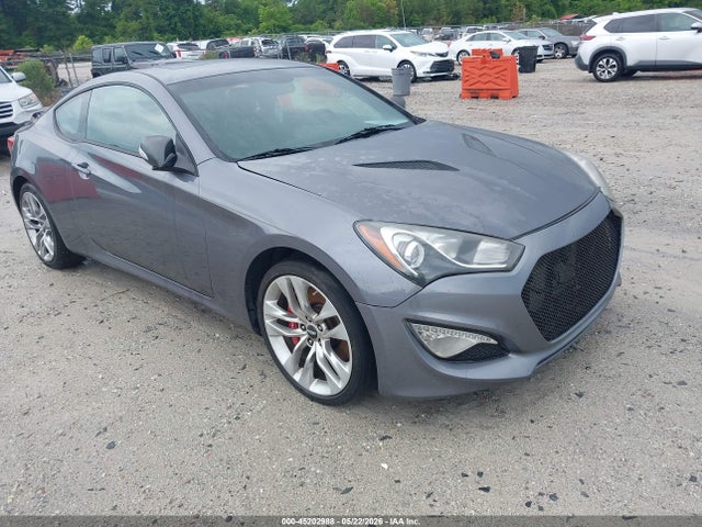Salvage Hyundai Genesis Image