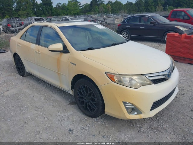 Salvage Toyota Camry Image