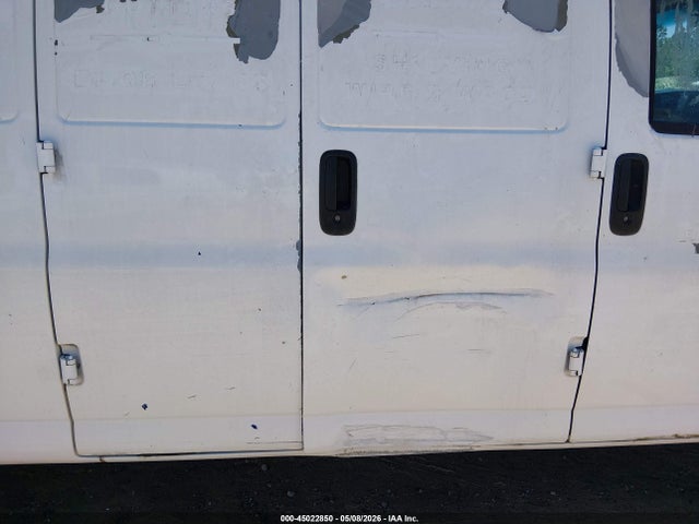 GMC Savana Standard