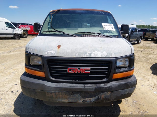 GMC Savana Standard
