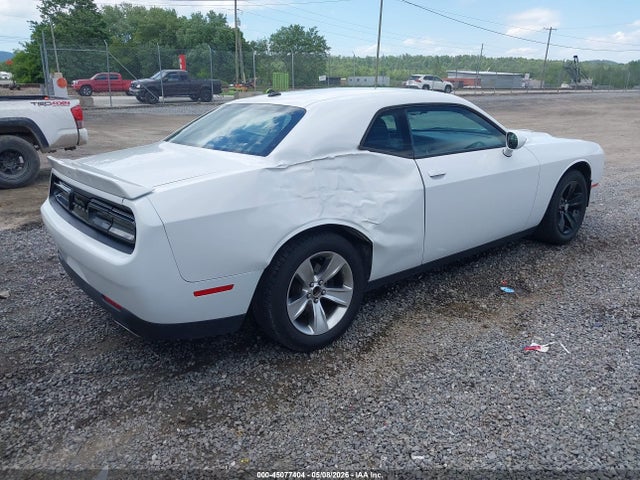 Dodge Challenger Sxt