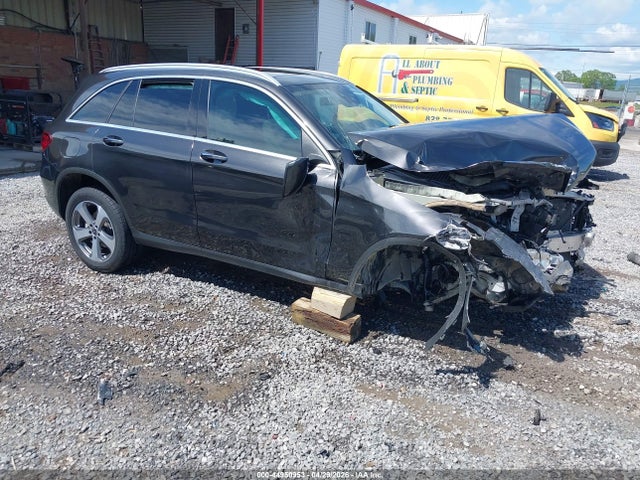 Salvage Mercedes-Benz GLC Image