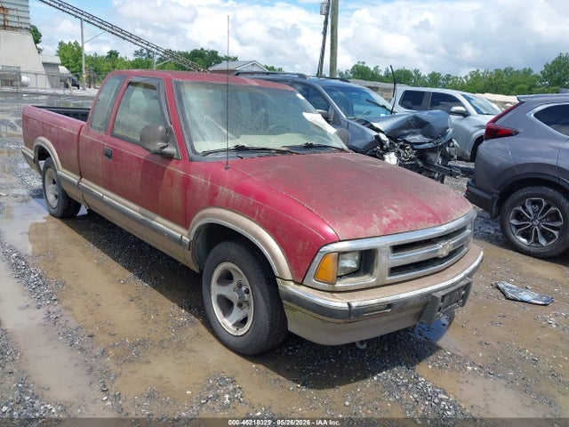 Salvage Chevrolet S Truck Image