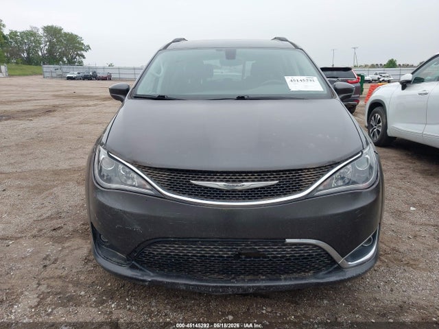 Chrysler Pacifica Touring-l