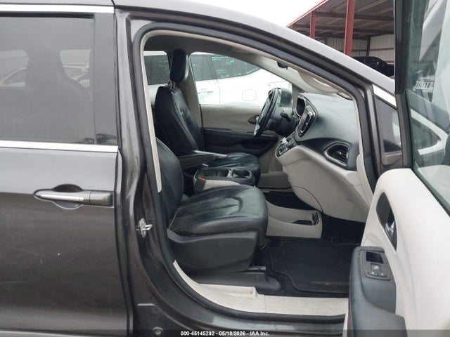 Chrysler Pacifica Touring-l