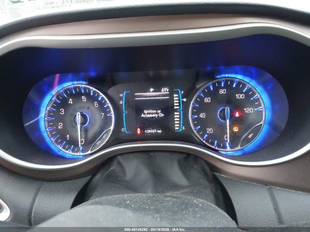 Chrysler Pacifica Touring-l