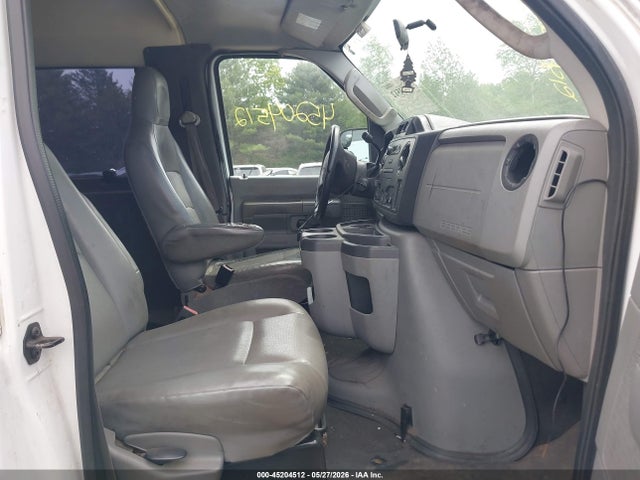 Ford E-250 Commercial