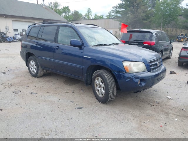 Salvage Toyota Highlander Image
