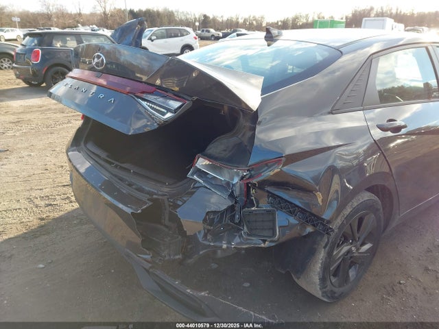 Hyundai ELANTRA Sel