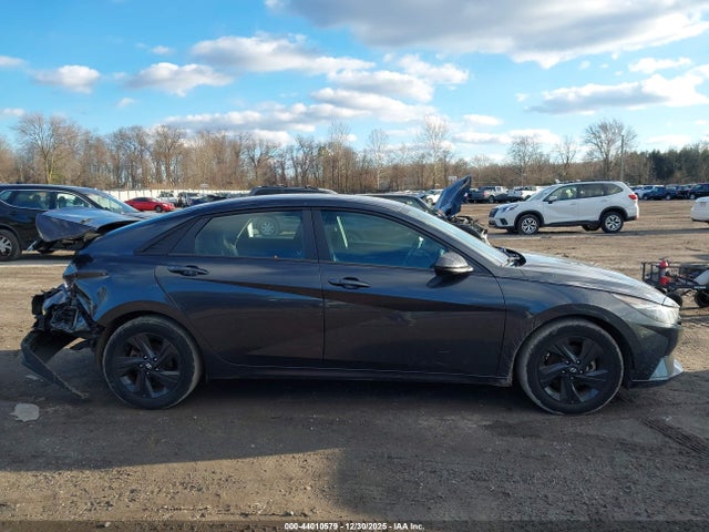 Hyundai ELANTRA Sel