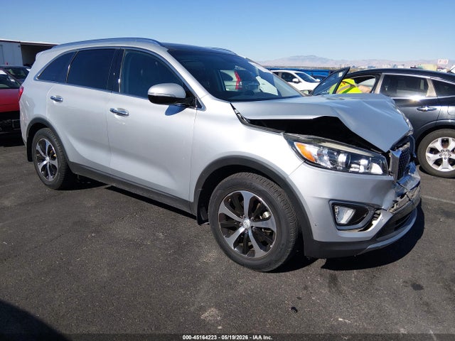 Salvage Kia Sorento Image