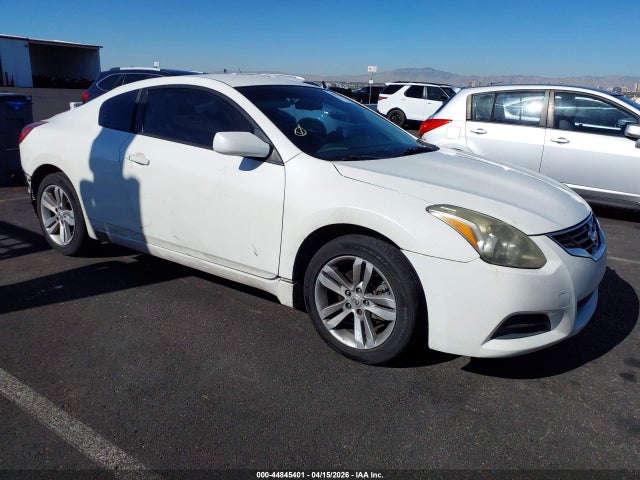 Salvage Nissan Altima Image
