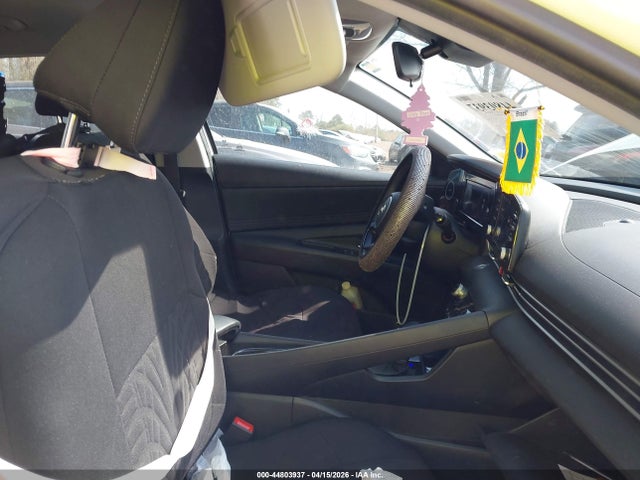 Hyundai ELANTRA Sel