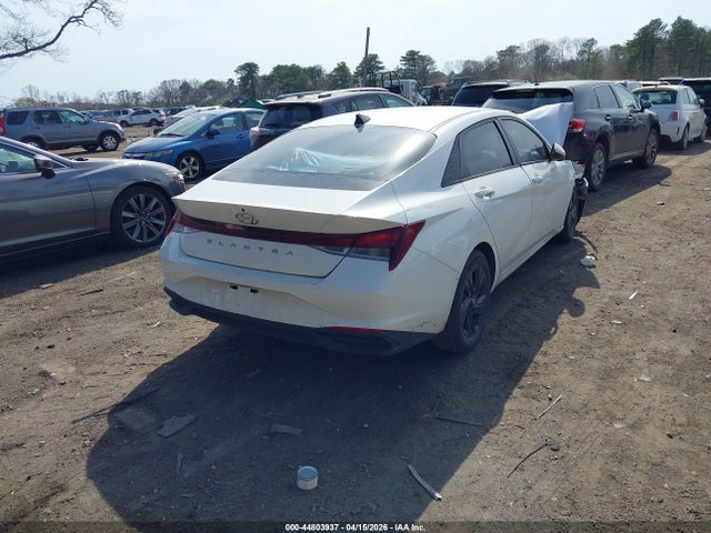 Hyundai ELANTRA Sel