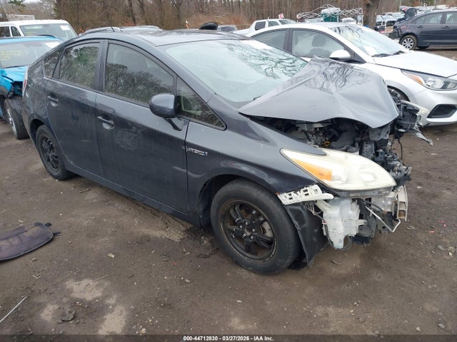 Salvage Toyota Prius Image