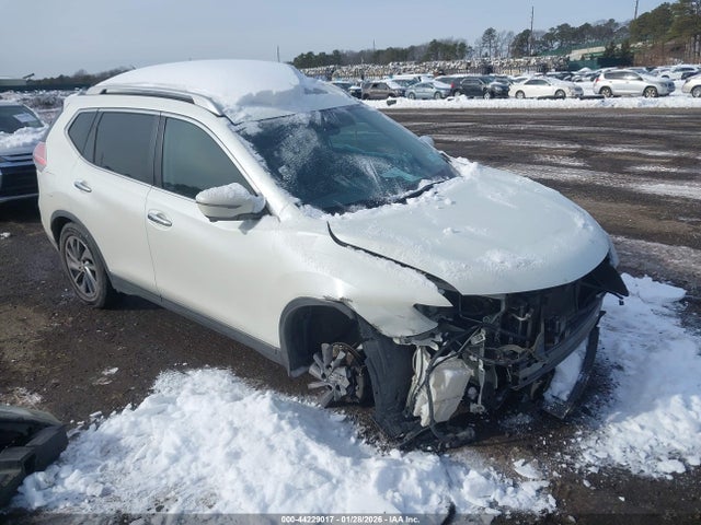 Salvage Nissan Rogue Image