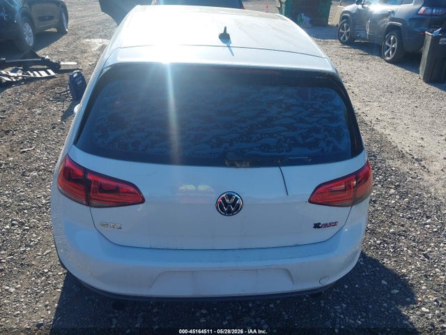 Volkswagen Golf Se 4-door