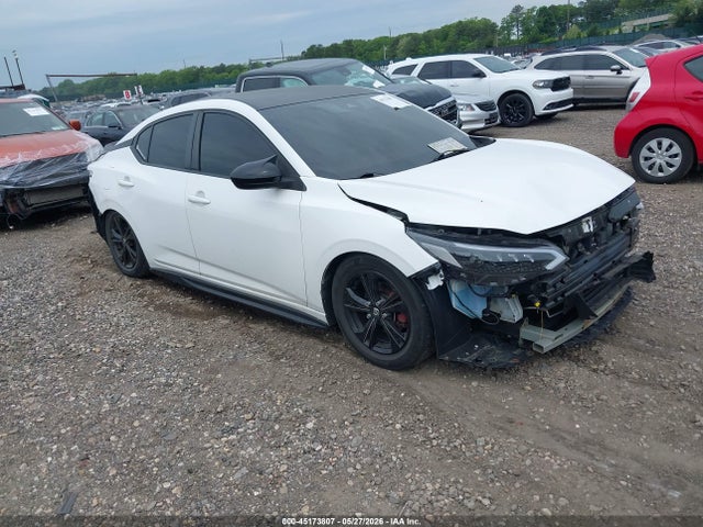Salvage Nissan Sentra Image