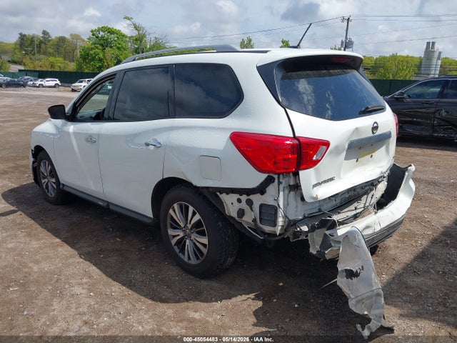 Nissan Pathfinder S