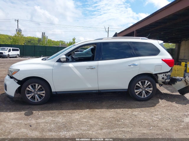 Nissan Pathfinder S