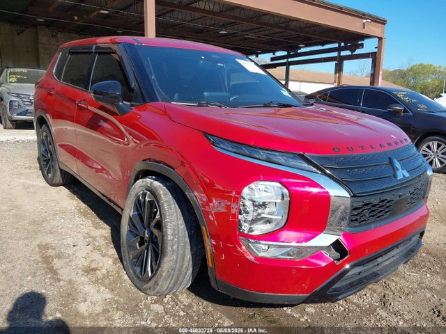 Salvage Mitsubishi Outlander Image