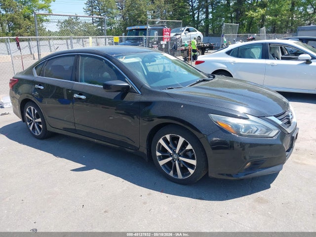 Salvage Nissan Altima Image