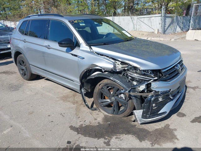 Salvage Volkswagen Tiguan Image