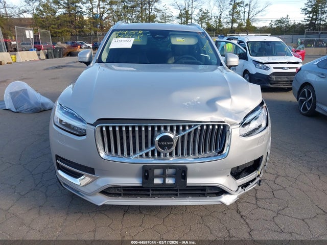 Volvo XC90 B6 Ultimate Bright Theme 6-seater