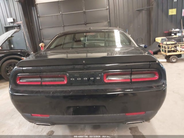 Dodge Challenger Sxt