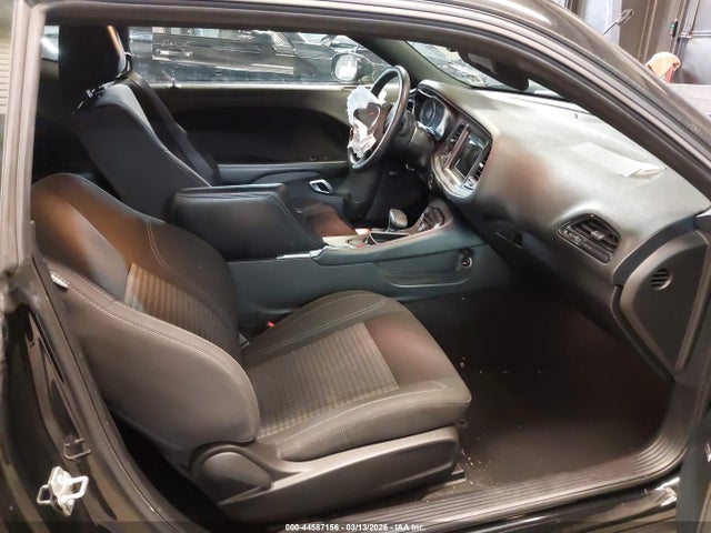 Dodge Challenger Sxt