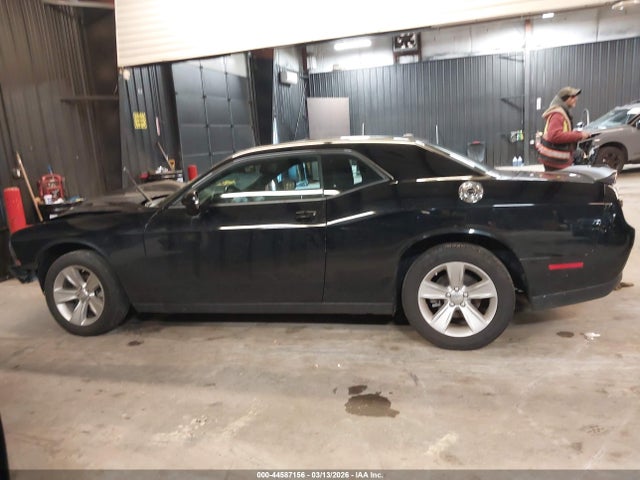 Dodge Challenger Sxt