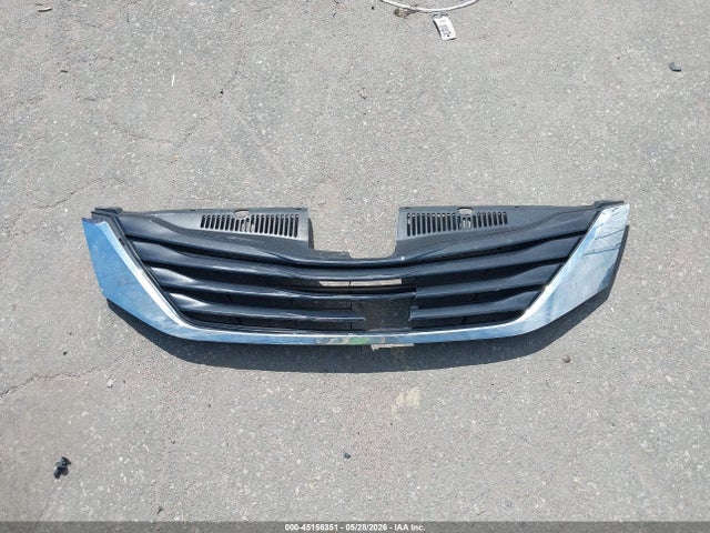 Toyota Sienna Le V6 8 Passenger