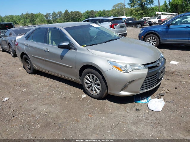 Salvage Toyota Camry Image
