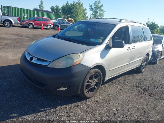 Toyota Sienna Le