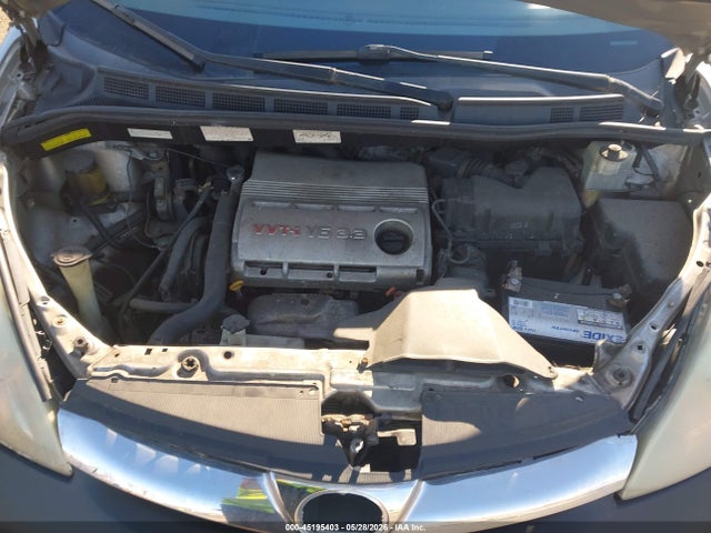 Toyota Sienna Le