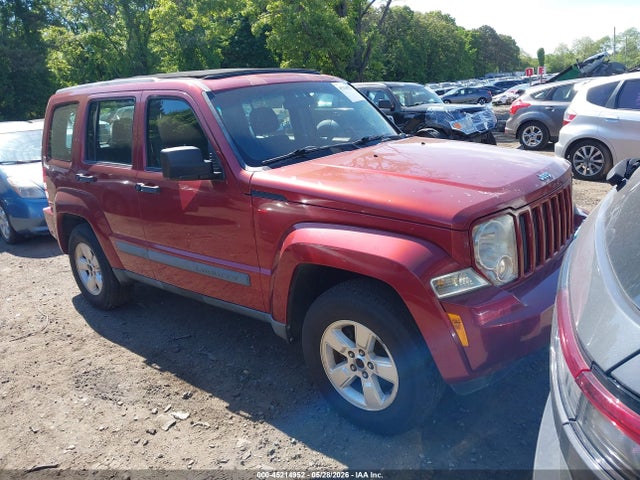 Salvage Jeep Liberty Image