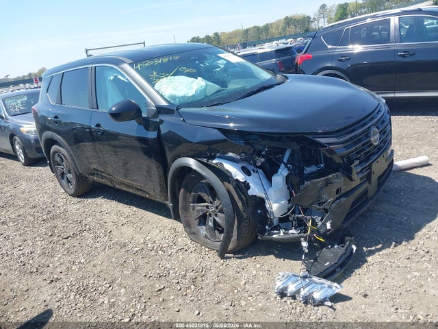 Salvage Nissan Rogue Image