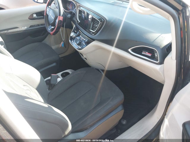 Chrysler Pacifica Touring
