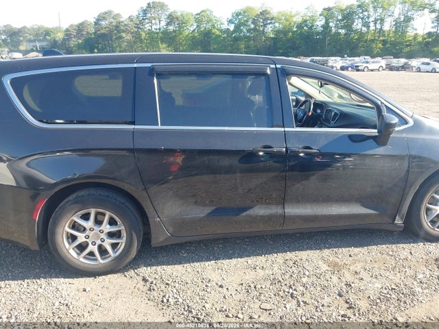 Chrysler Pacifica Touring